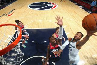 底线进攻著 底线进攻著